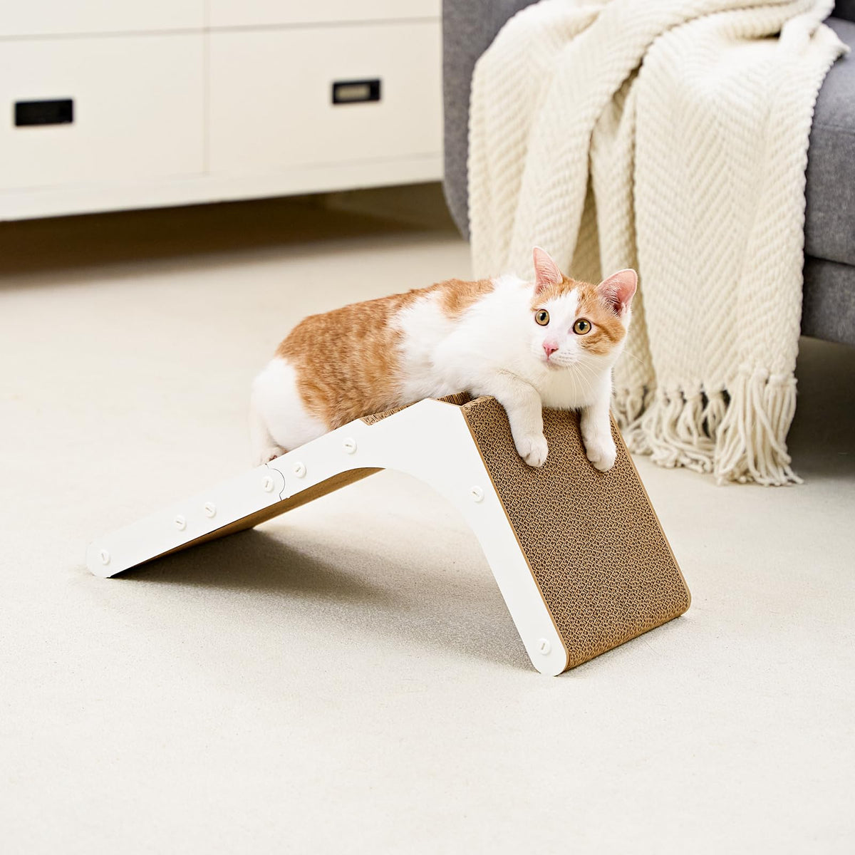 EHEYCIGA Cardboard Cat Scratcher for Indoor Cats, 26.8 Inch, Brown