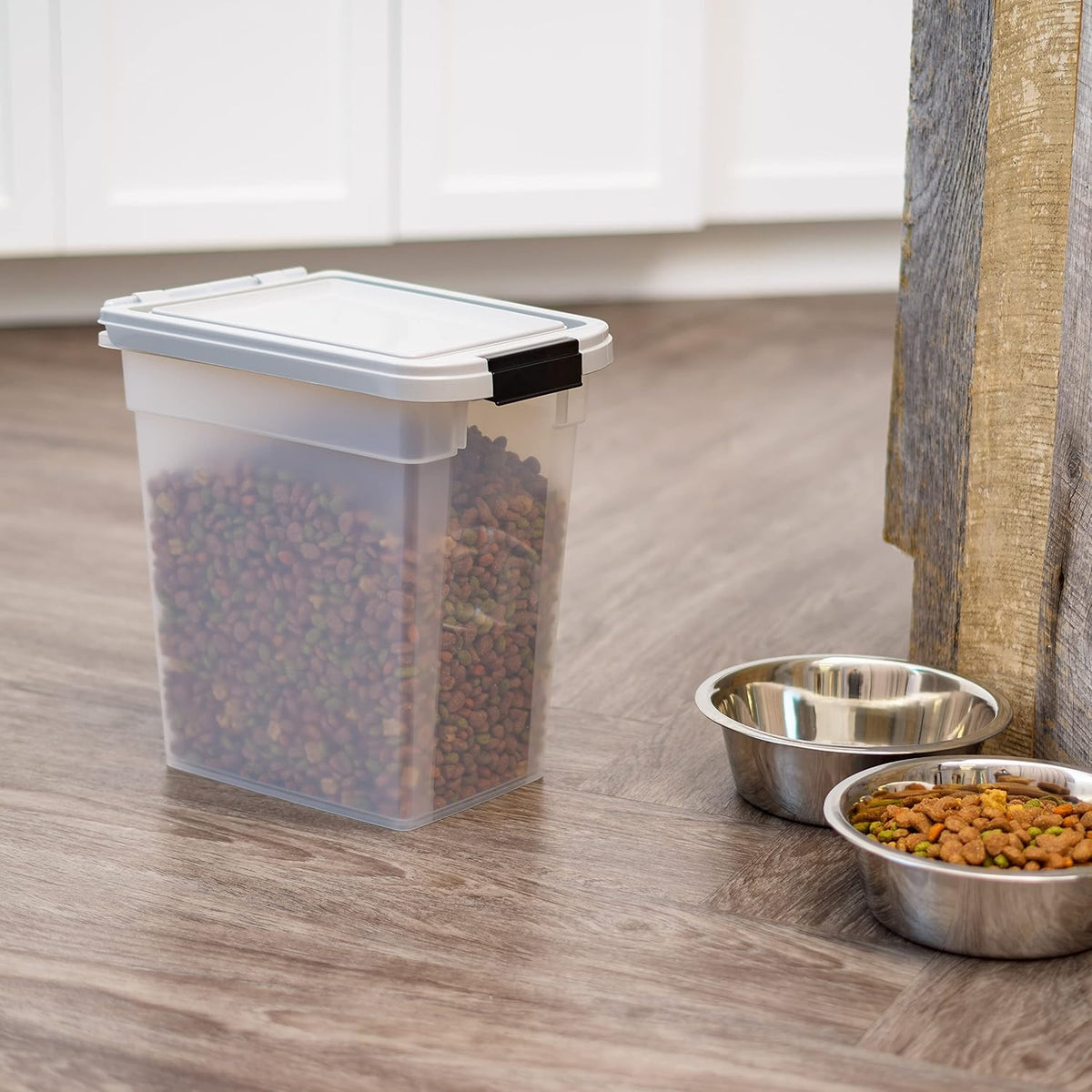 IRIS USA Dog Food Storage Container, Airtight, 30 lb Capacity, Wheels