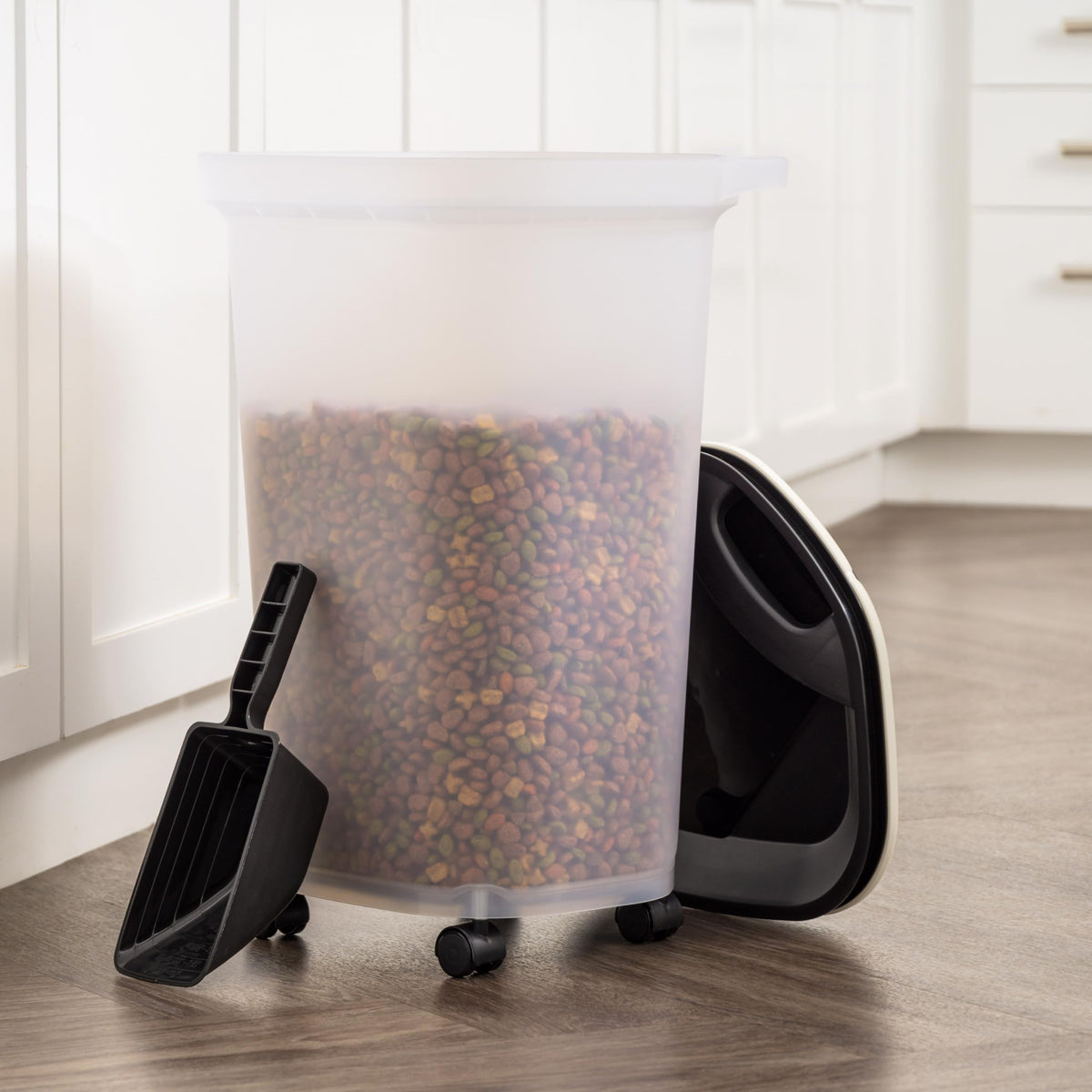 IRIS USA Dog Food Storage Container, Airtight, 30 lb Capacity, Wheels